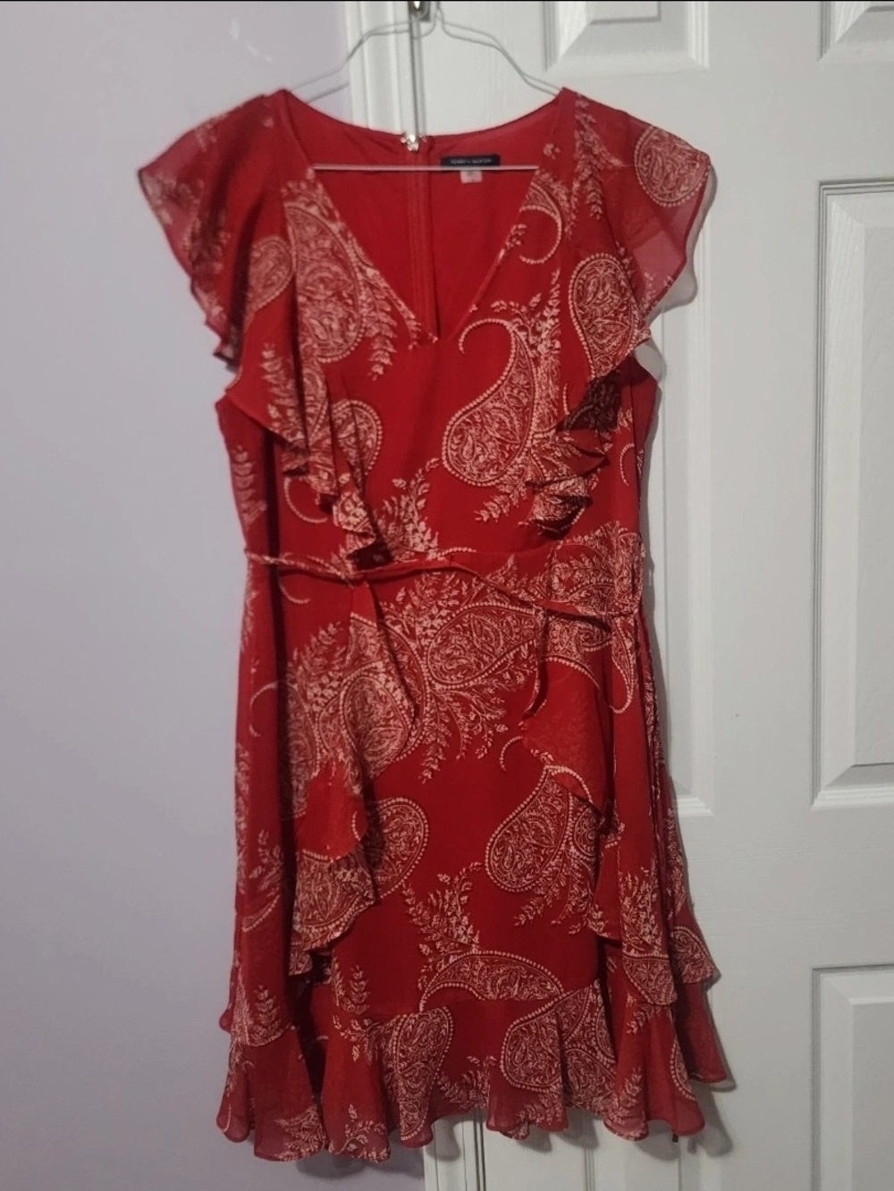 Tommy Hilfiger Red Paisley Ruffle Tie On SIDE KNEE LENGTH Dress